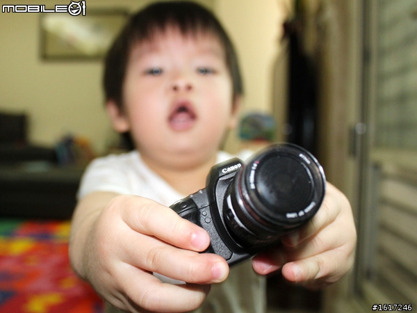 Canon機皇現身!!!? "Canon 5D Mark II" 造型隨身碟