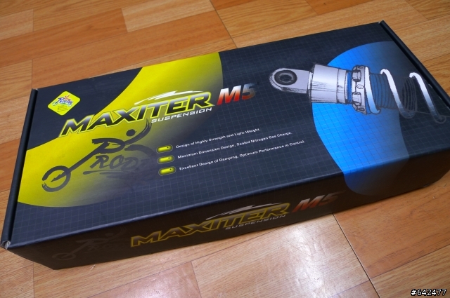[七年老RV180 efi拉皮大改造 第一彈!]brembo輻卡+大螃蟹+arrow碳纖維管+BITUBO後避震!