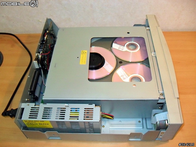 分享古物AIWA 3 DISK SCSI 光碟機