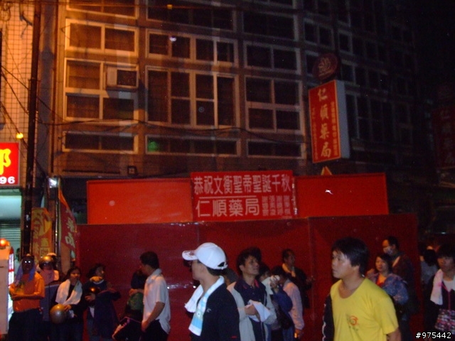 鹽水蜂炮之遊(我的相機嗚嗚)已經全部上傳完畢