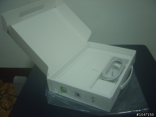 [非專業開箱-圖多] Macbook 小白快速開箱...圖片有點糊..