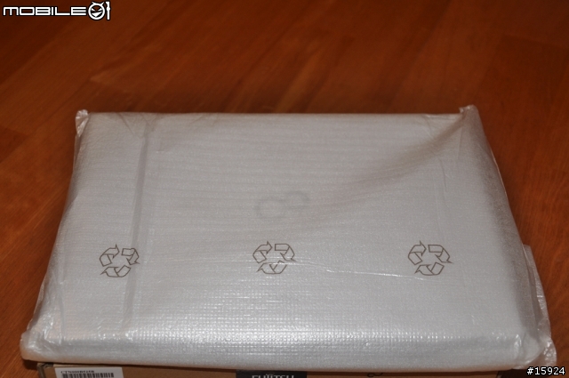 [開箱] 人生第一台筆電 Fujitsu LifeBook SH560B