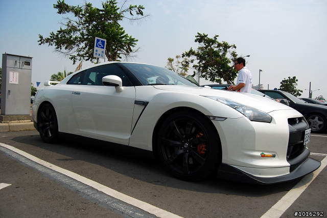 575、大黃蜂&R35 in夢時代