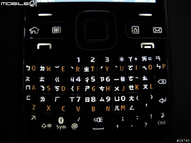 [分享] Nokia E72 隨時隨地，一手掌握工作優勢