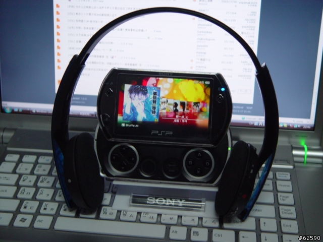[分享]最近剛剛淘寶到一個藍芽耳機....SONY DR-BT101 可用在PS3和PSP GO