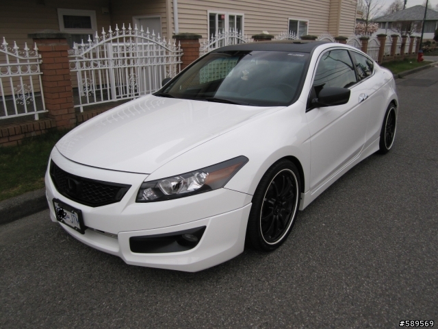 [賞圖賞車]隨手拍到的HONDA ACCORD8 COUPE 很帥~ 更新一些照片