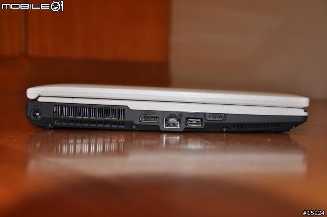 [開箱] 人生第一台筆電 Fujitsu LifeBook SH560B