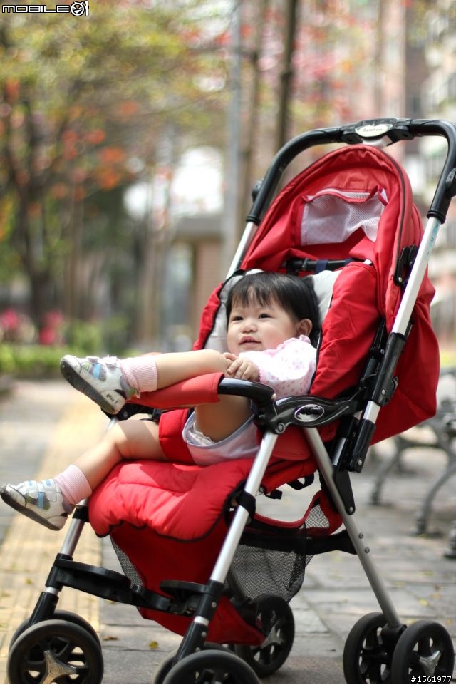Canon 550D+50mm F1.4 戶外拍小孩