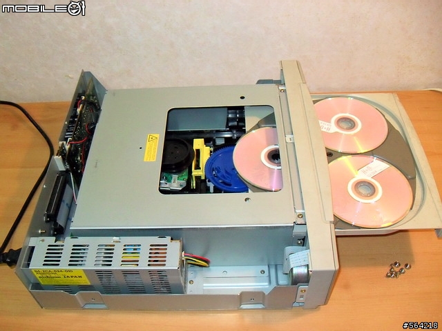 分享古物AIWA 3 DISK SCSI 光碟機