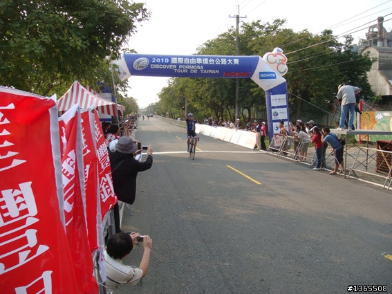 2010環台賽...柳營衝刺點(有影片...咻咻叫)