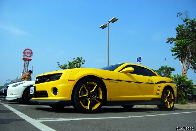 575、大黃蜂&R35 in夢時代