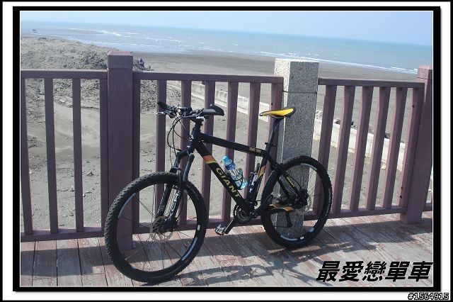 你騎黑色的車嗎?你愛黑色的車嗎?貼個圖來看看吧!