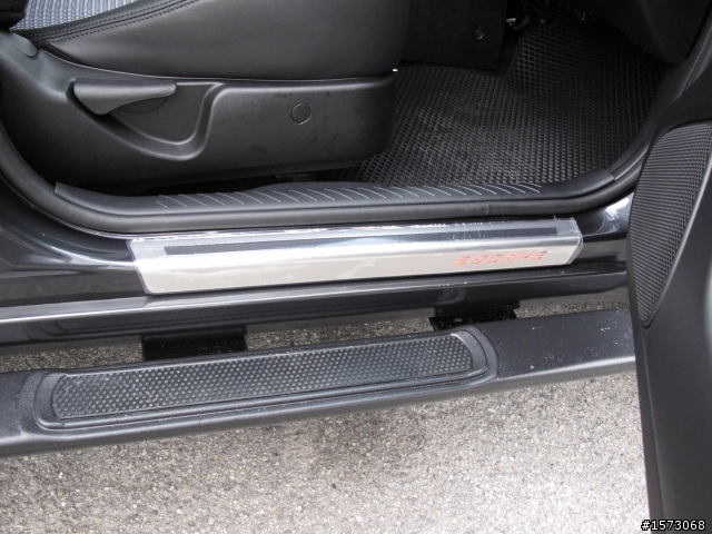 開箱文( 2010 ESCAPE 灰色 XLT )