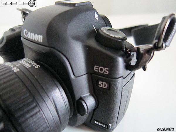 Canon機皇現身!!!? "Canon 5D Mark II" 造型隨身碟