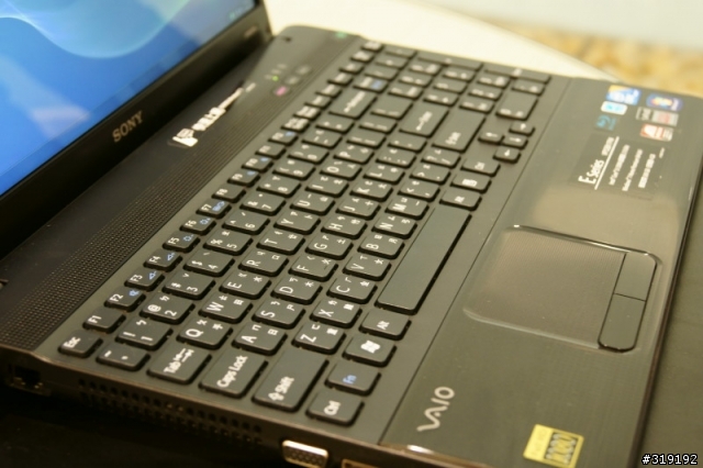 [開箱]Sony Vaio EB17 有夠衝動之開箱文