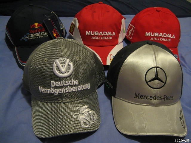 看F1買的紀念品!!