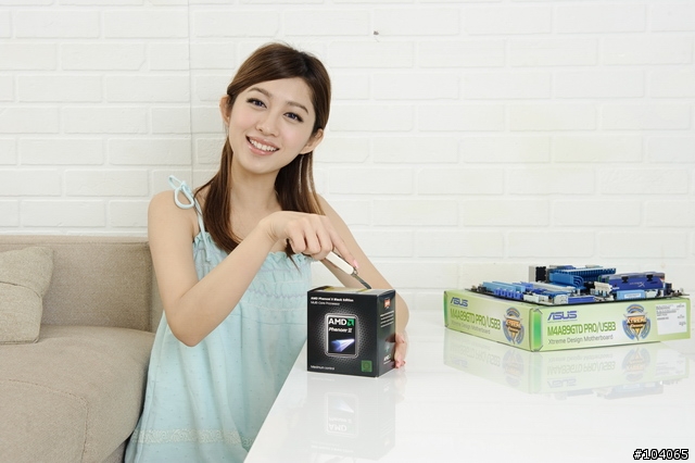 桌布釋出，27P，美女Sophie「開核」初體驗--華碩ASUS M4A89GTD PRO/USB3