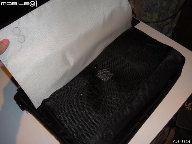 {時尚+質感的Vaio 肩背/攜行包} VGP-MBC30 Vaio Bag Collection