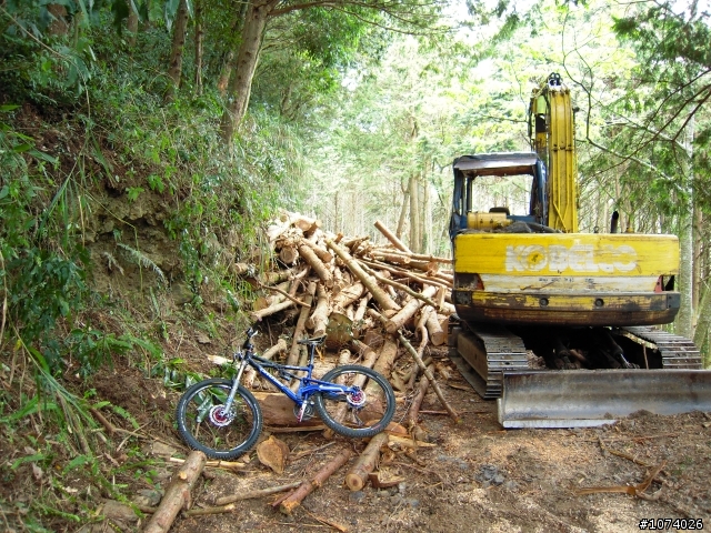 小關山林道18K後路況