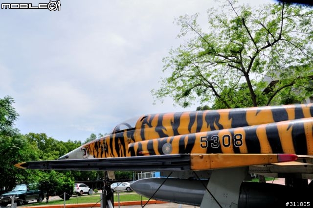 AIDC的TIGER 2001