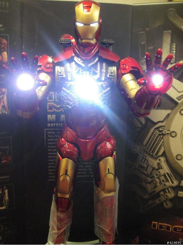 【非專業開箱】鋼鐵人 MARK III 戰損版(IRON MAN Battle Damaged Version)