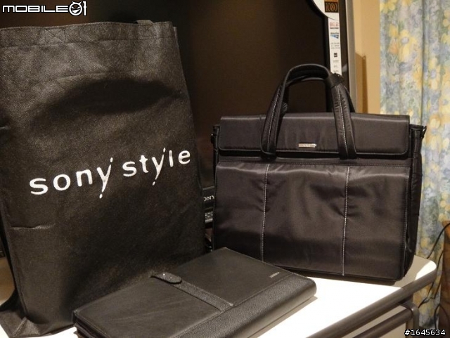 {時尚+質感的Vaio 肩背/攜行包} VGP-MBC30 Vaio Bag Collection