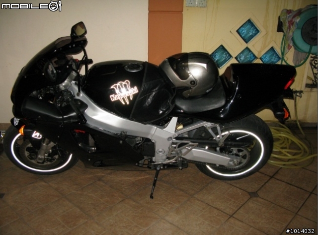 終於拿到車了  ZXR-7 P Model(馬來西亞)