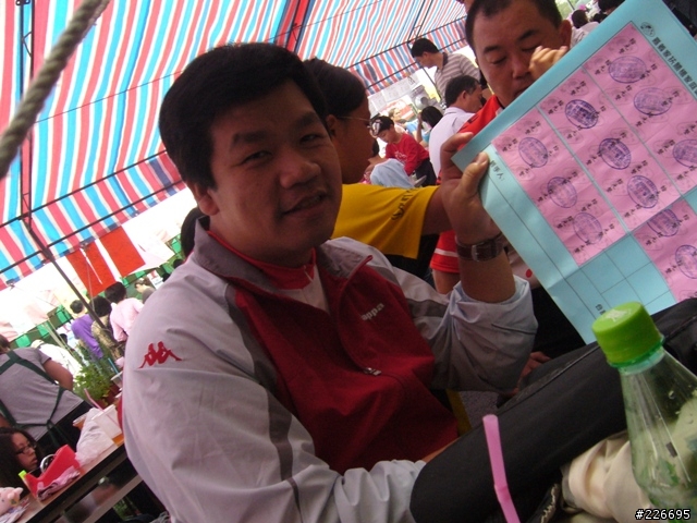 [分享]10-04-25愛心義賣園遊會