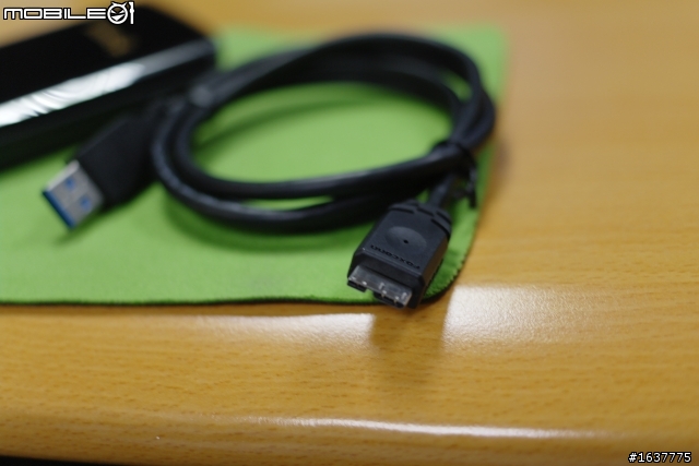 [開箱]創見USB3.0 2.5吋隨身硬碟 給你三倍速的快感~