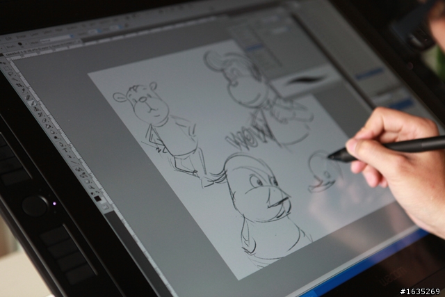 [開箱] 最新Wacom Cintiq 21 UX 螢幕手繪版