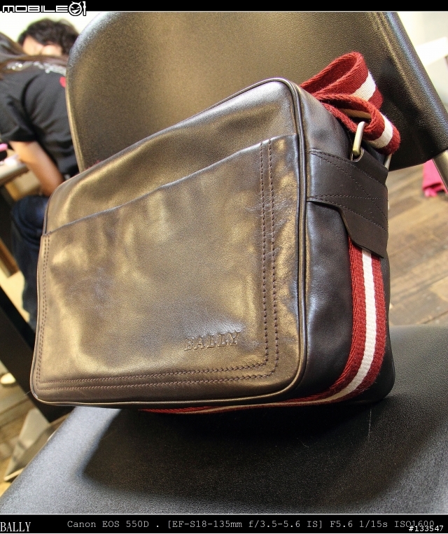 [淚奔開箱] BALLY 2010年式全皮革經典紅白值星帶斜背包
