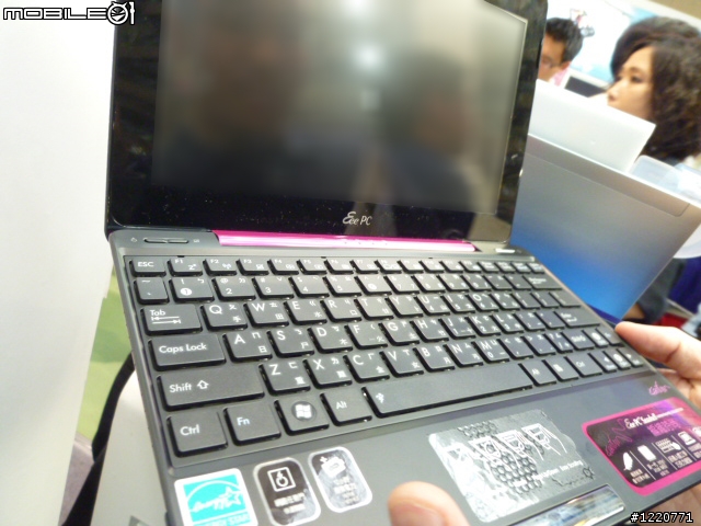 第一次去資訊展，詢了X200/1008P/N82的價 (展場開箱? XD)