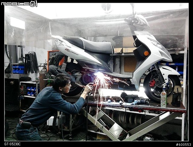 [分享]化油Racing150安裝飛旋踏板