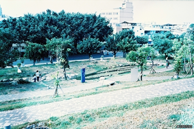 請大家看一下是店家原因呢還是底片原因？