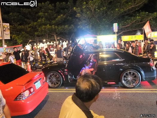 (4/22更新)遲來的開箱文~墾丁春浪陽光沙灘放肆玩XD 我的VOLVO V50 現醜啦(女王加爆乳妹~女王拍的XD) 釋出隱藏版
