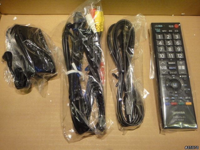[開箱分享]東芝TOSHIBA REGZA D-TR1 地上・BS・110度CSデジタルハイビジョンチューナ