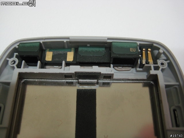 [分享] Nokia E72 脫光光的拆機照