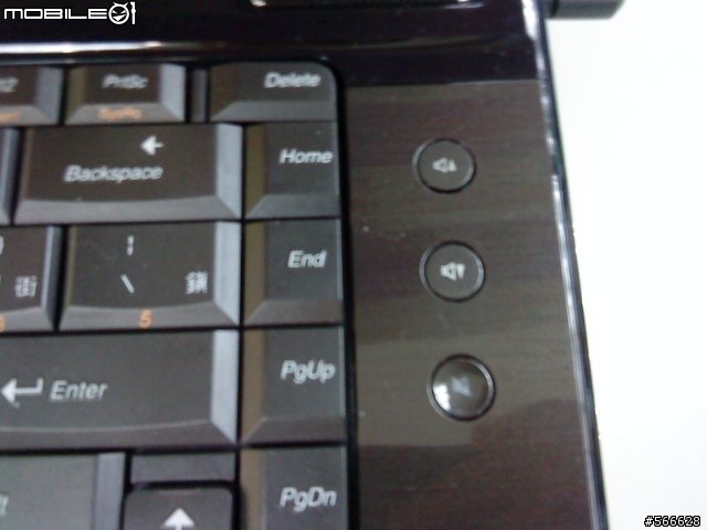 【開箱補完計畫】C/P值頗高的家用旗艦 lenovo IdeaPad Y560 06464CV 4/22 update...