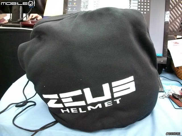 [開箱]給朋友捧場之 ZEUS 1200 全罩帽