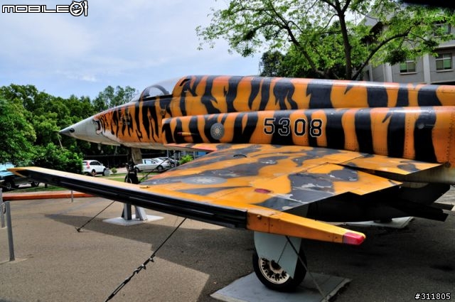 AIDC的TIGER 2001