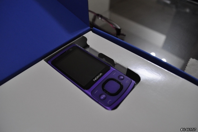 NOKIA 6700S 紫色 首發~ 開箱文 (圖少)