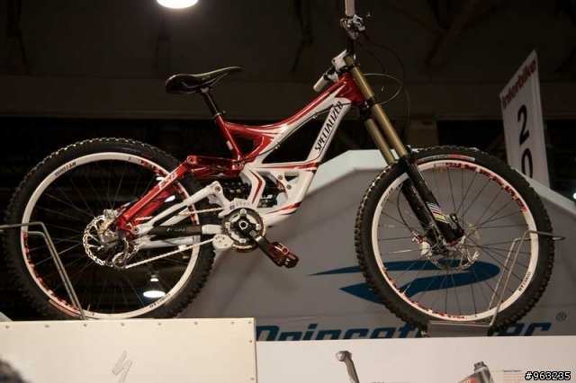 demo 8 vs ktm tribute