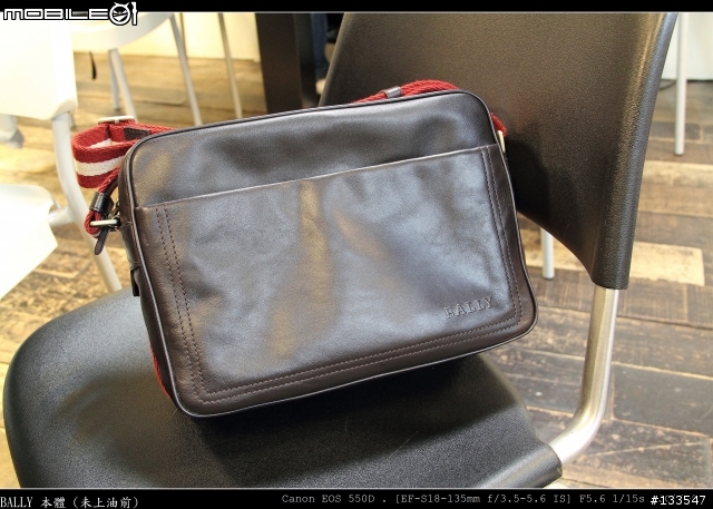 [淚奔開箱] BALLY 2010年式全皮革經典紅白值星帶斜背包