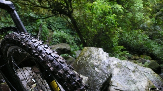 [遊記] 烏來雨中單車越野樂....卡拉莫基步道+哈盆越嶺古道(半程)