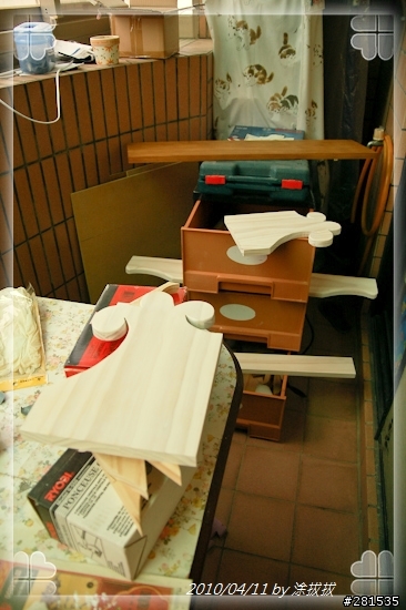 涂拔拔的自製小花花壁掛書架
