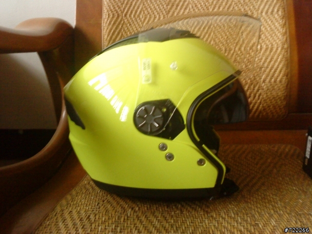 N43 air螢光黃 更正發言= =後續這帽子會變色= =