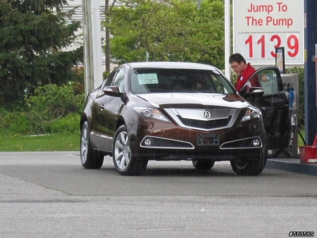 [賞圖賞車]隨手拍到的HONDA ACCORD8 COUPE 很帥~ 更新一些照片