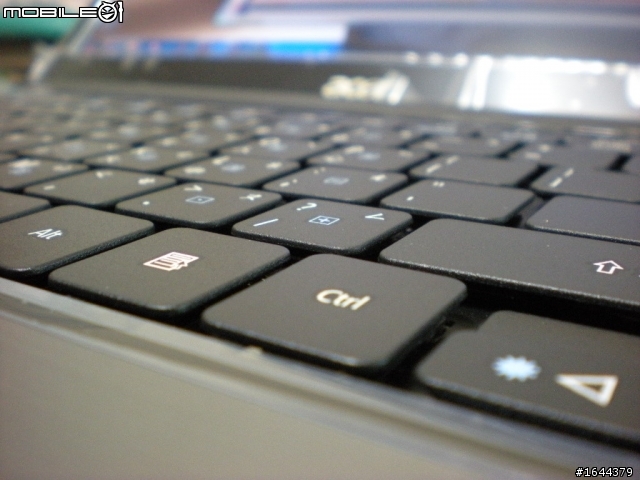 [開箱] 我真的開了Acer 3820TG的箱子了！