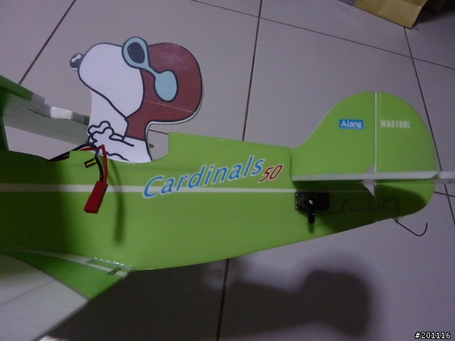 超口愛的 50cm 迷你小雙翼機