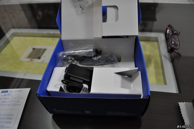 NOKIA 6700S 紫色 首發~ 開箱文 (圖少)